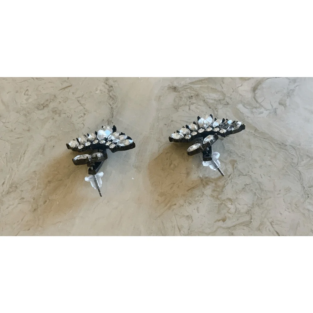 Crystal Fan Stud Earrings - Picture 6 of 8